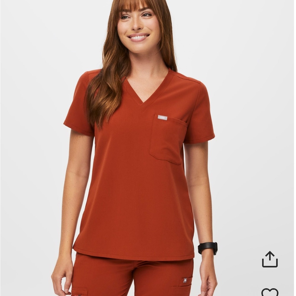Auburn Catarina One-Pocket Scrub Top Figs